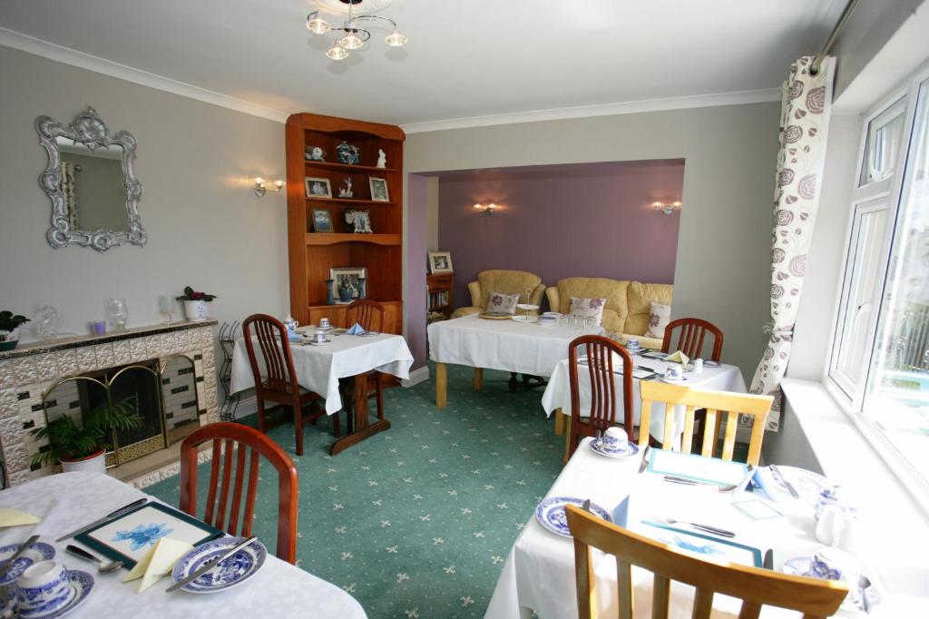 Knockanroe House room 6